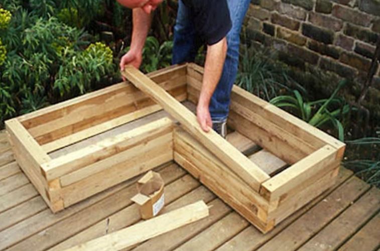 Construire les bords de la jardinière