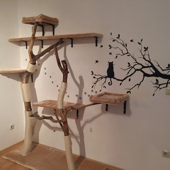 arbre à chat DIY murale en bois avec décoration